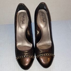 Soft Style‎ Shoes